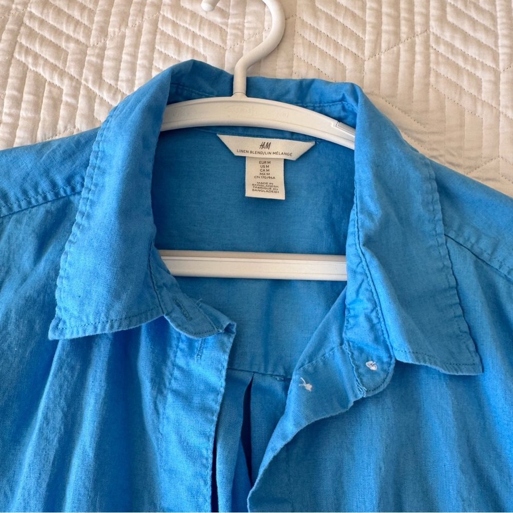 H&M Button-Down Shirt in Bright Turquoise - Picture 4 of 11